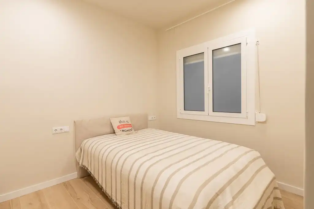 Habitación de Apartamento en venta en Barcelona con Aire acondicionado, Terraza y Amueblado