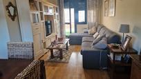 Sala d'estar de Casa o xalet en venda en Avilés amb Terrassa