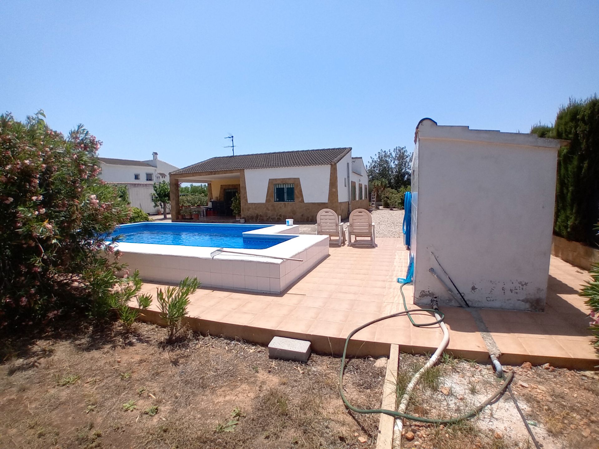 Piscina de Casa o chalet en venta en Montroy con Jardín privado, Terraza y Trastero