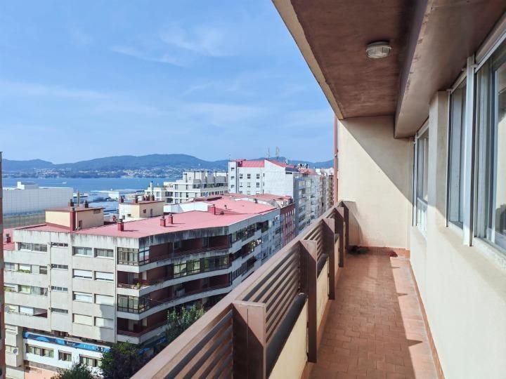 Piso en venta en  CONDE TORRECEDEIRA, Berbés - Peritos, Centro Urbano