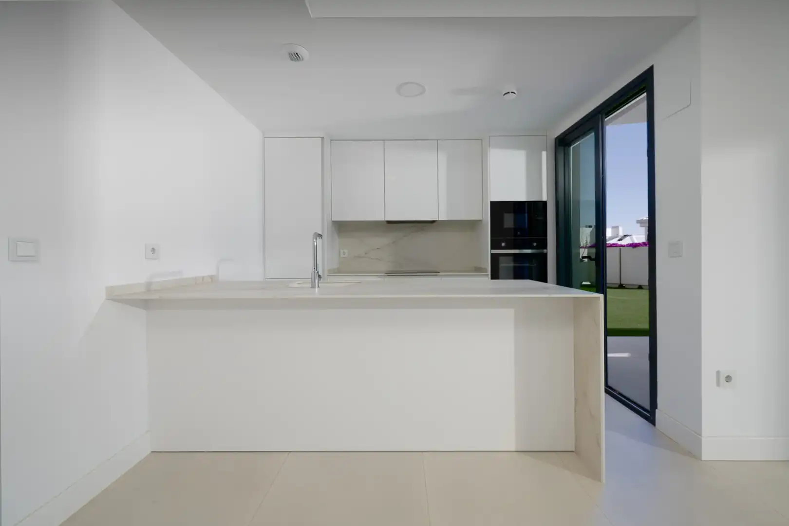 Cocina de Planta baja en venta en Fuengirola con Aire acondicionado, Jardín privado y Terraza