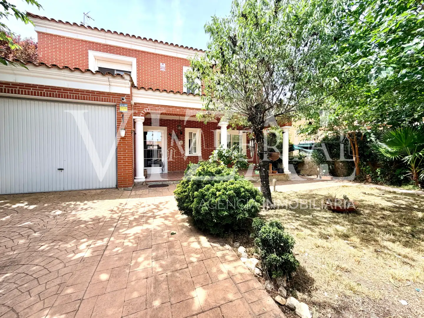 Jardí de Casa o xalet en venda en Barcience amb Aire condicionat, Calefacció i Jardí privat