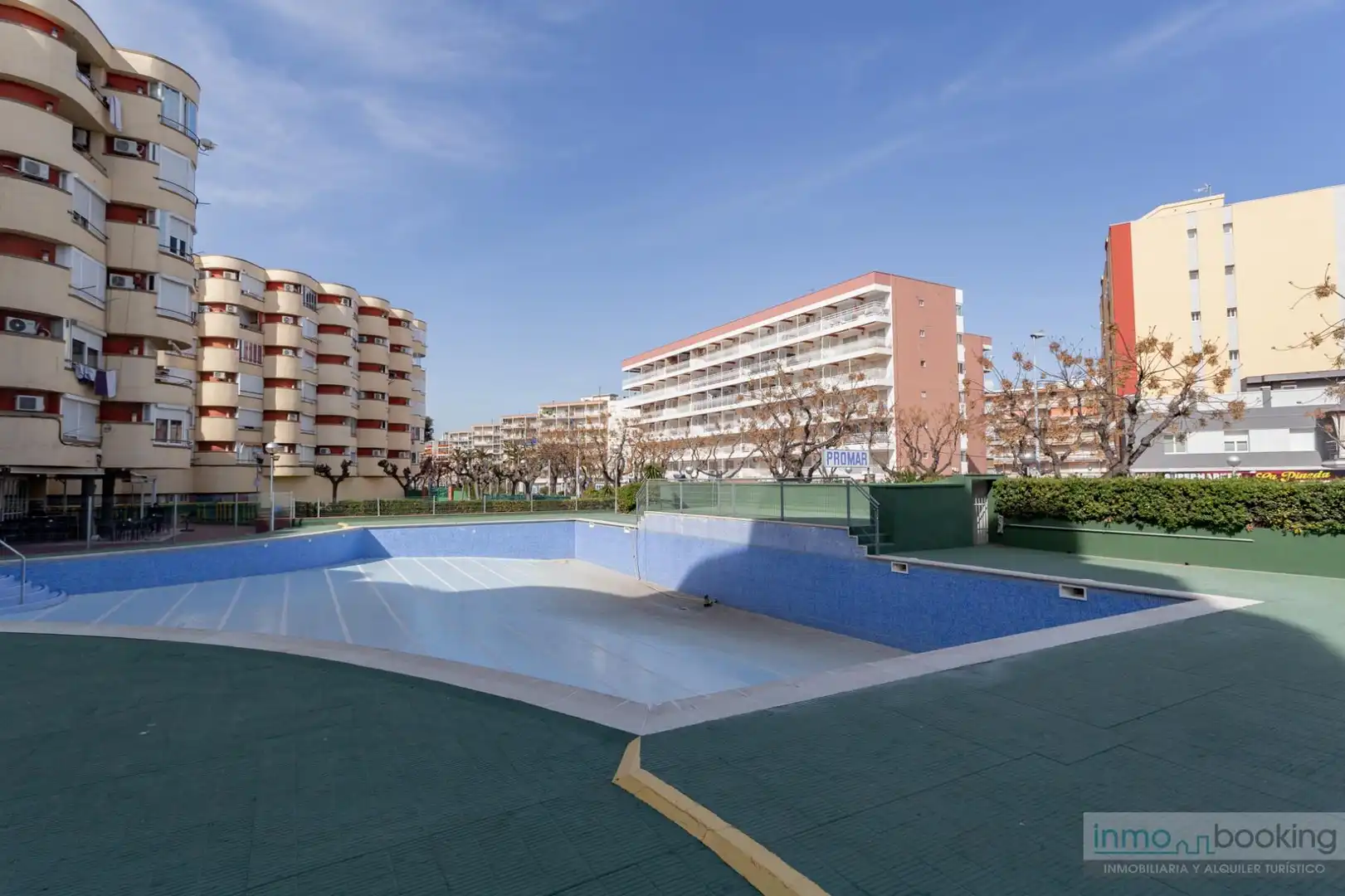 Piscina de Estudi en venda en Vila-seca amb Aire condicionat, Calefacció i Piscina comunitària