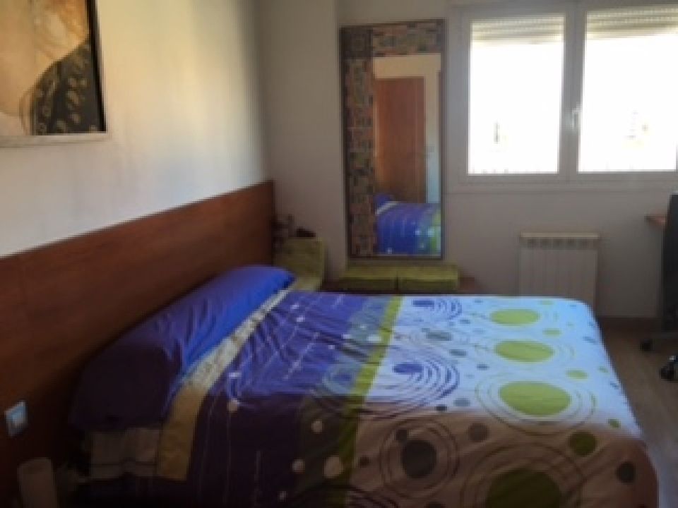 Bedroom of Flat to rent in  Zaragoza Capital  with Air Conditioner, Heating and Parquet flooring
