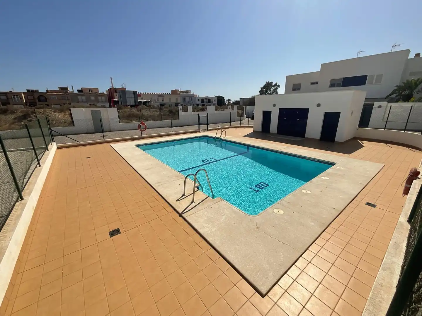 Piscina de Casa o chalet en venta en Almería con Jardín privado, Terraza y Trastero