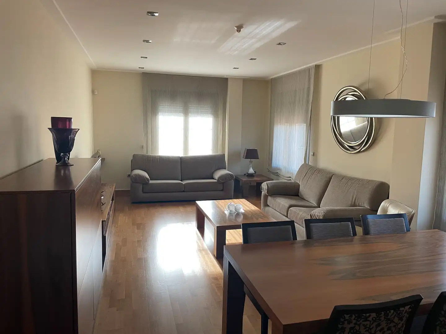 Sala d'estar de Casa o xalet en venda en Orihuela amb Aire condicionat, Jardí privat i Parquet