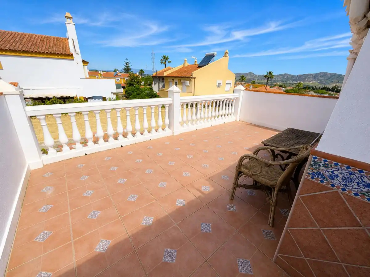 Terrassa de Casa adosada en venda en Alhaurín de la Torre amb Aire condicionat, Calefacció i Jardí privat
