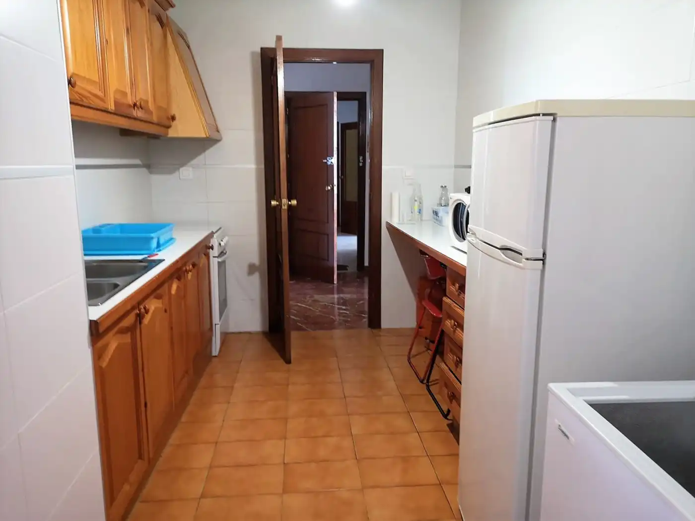 Cuina de Pis de lloguer en Granada amb Moblat i Balcó