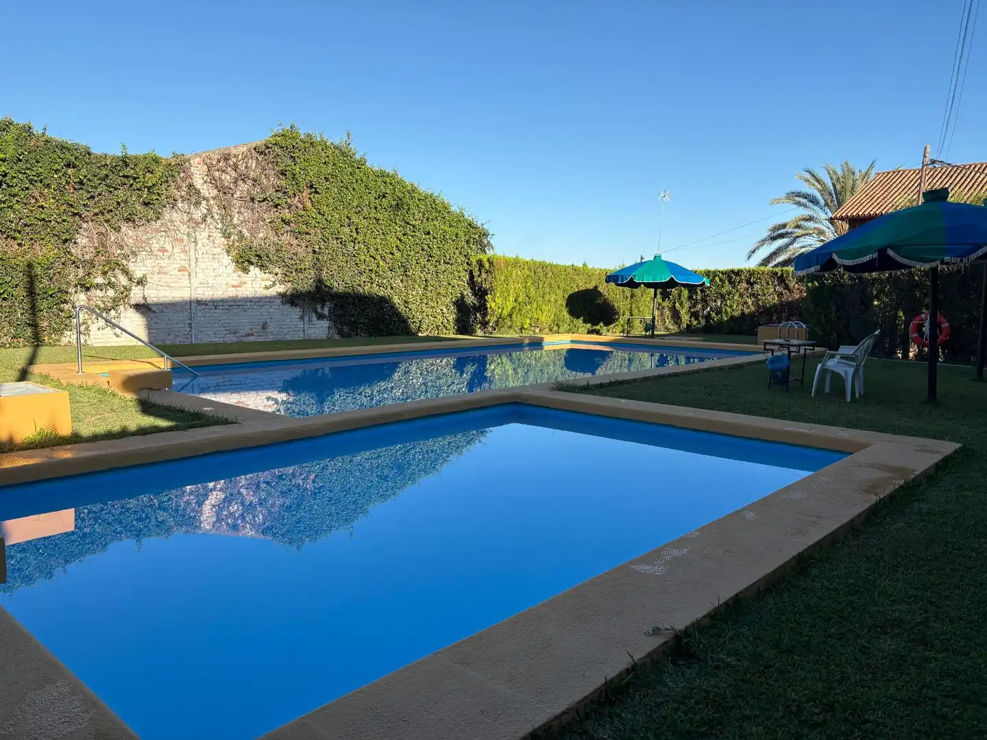 Piscina de Casa o xalet en venda en Mairena del Alcor amb Terrassa