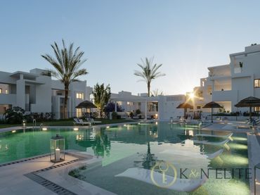 Penthouse with pool for sale in Calle Josefina Samper
