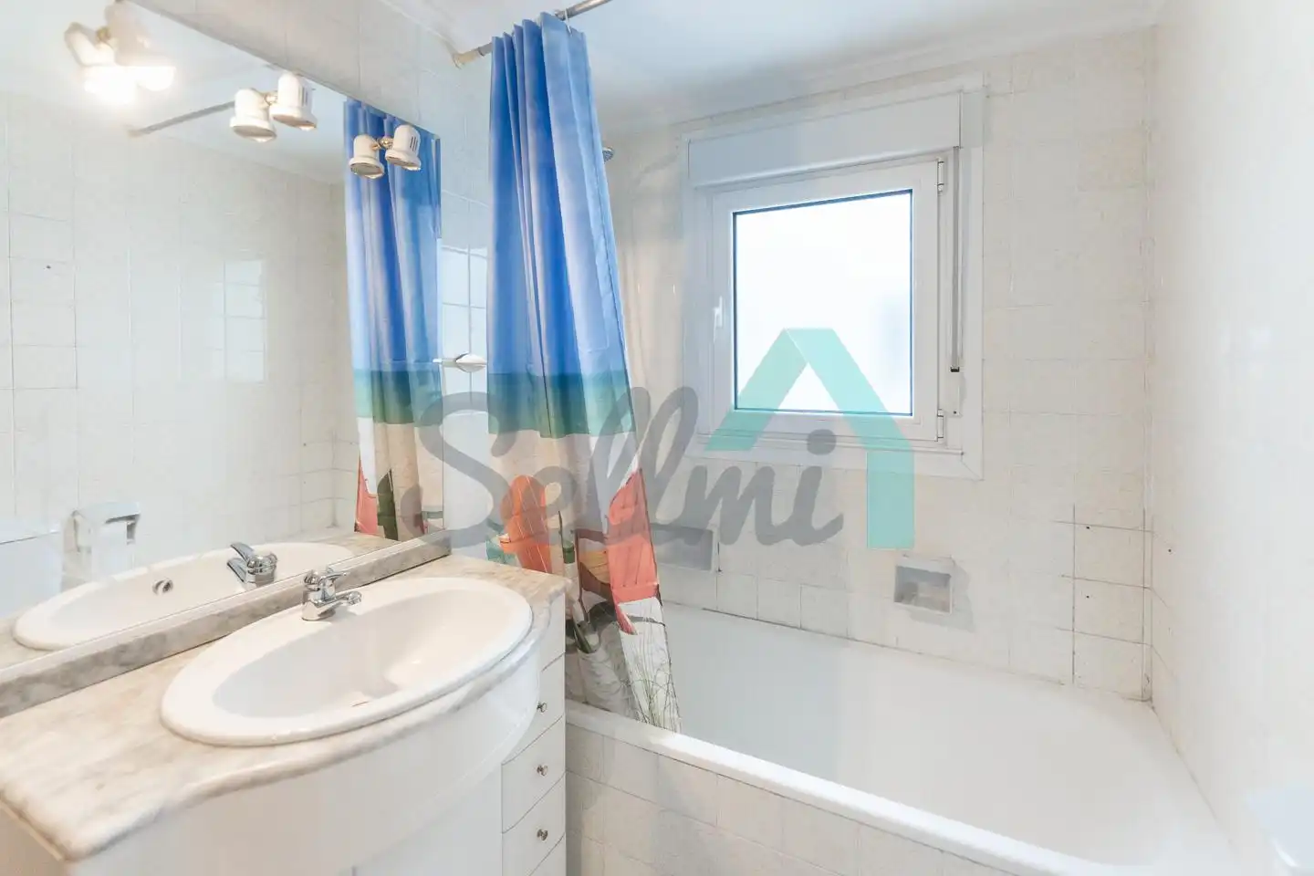 Badezimmer von Wohnung zur Miete in Oviedo  mit Heizung, Parkett und Terrasse