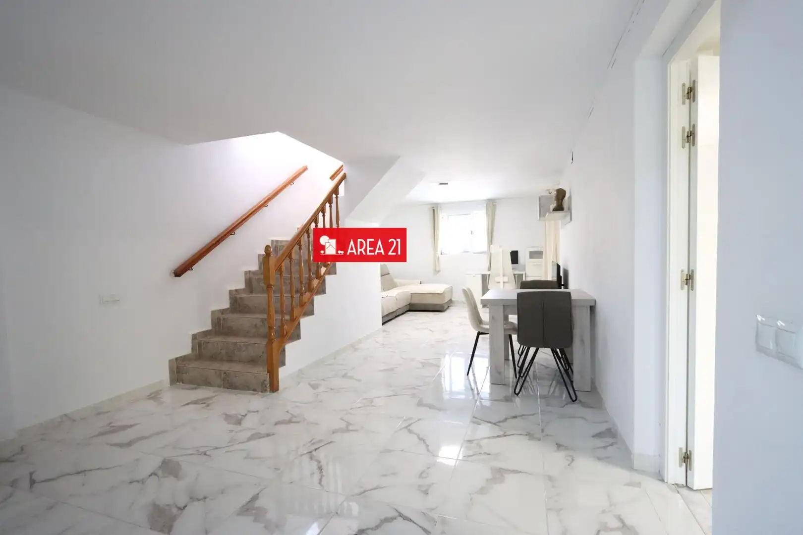 Houses for sale in La Pobla de Vallbona  with Heating, Terrace and Storage room