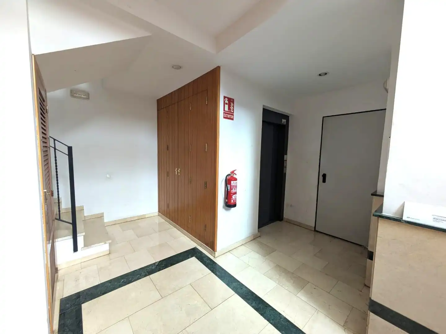 Aparcament de Oficina en venda en Valencia amb Aire condicionat