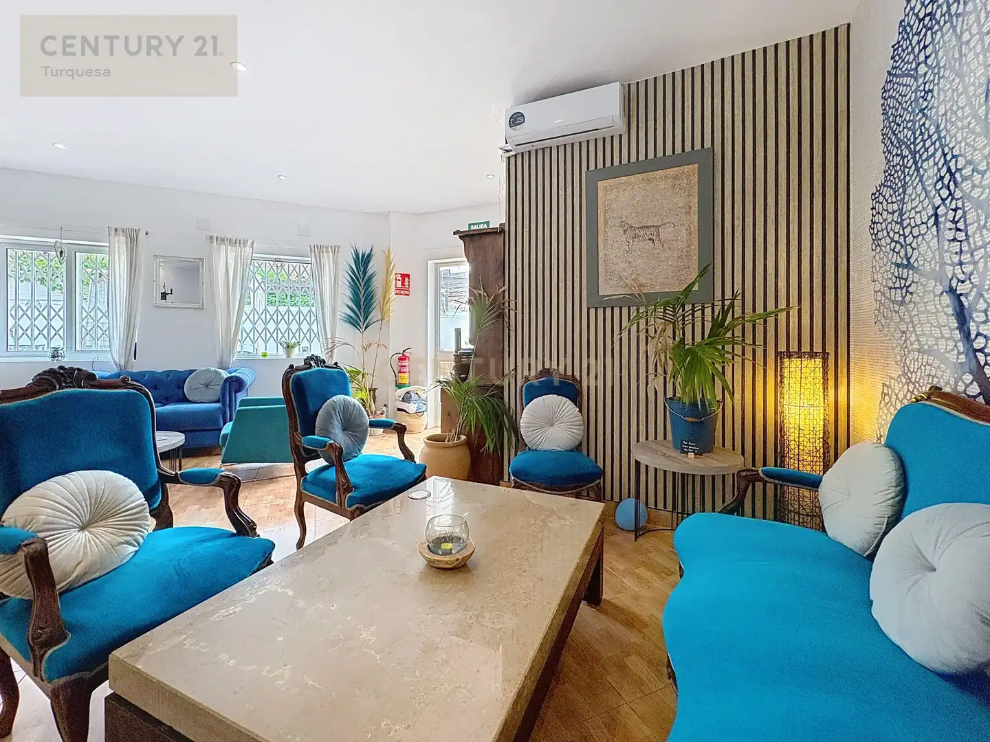 Living room of Commercial properties for transfer in Benalmádena  with Air Conditioner