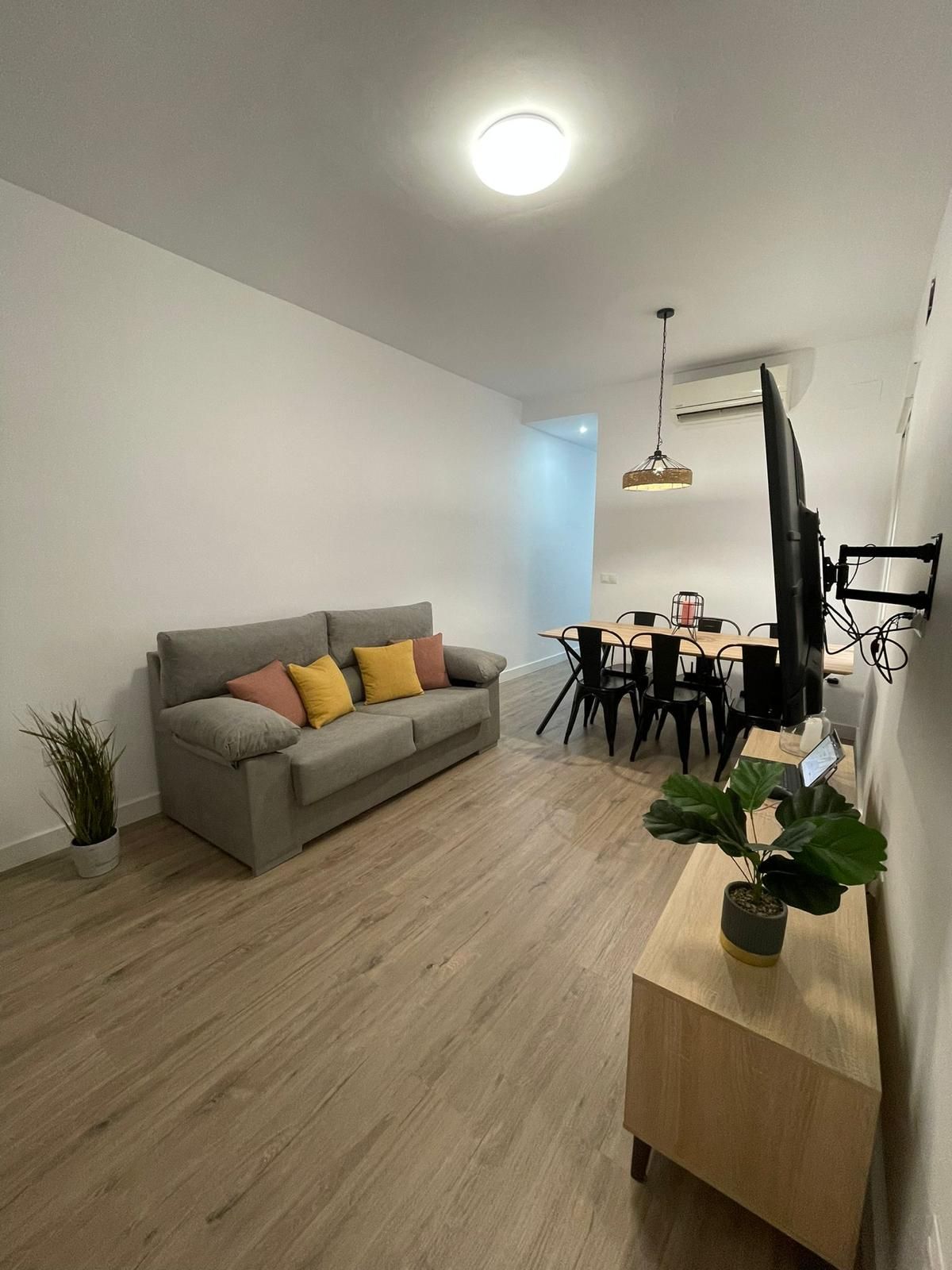 Flat to share in Calle José María Valdenebro, 11, Ciudad Jardín - Zoco