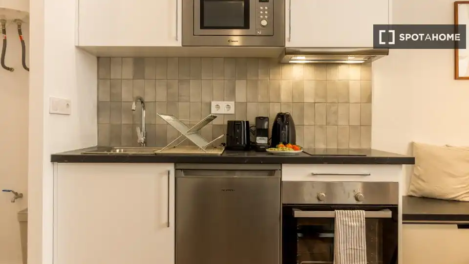 Flat with terrace to rent in Ciutat Vella, imagen 4