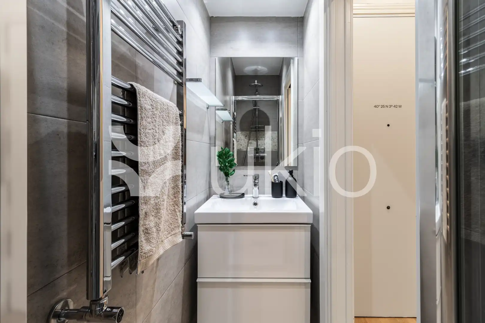 Badezimmer von Gebäude zur Miete in Madrid