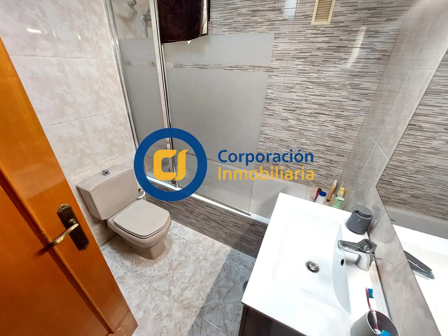 Badezimmer von Wohnung zum Verkauf in Lorca mit Klimaanlage, Möbliert und Balkon