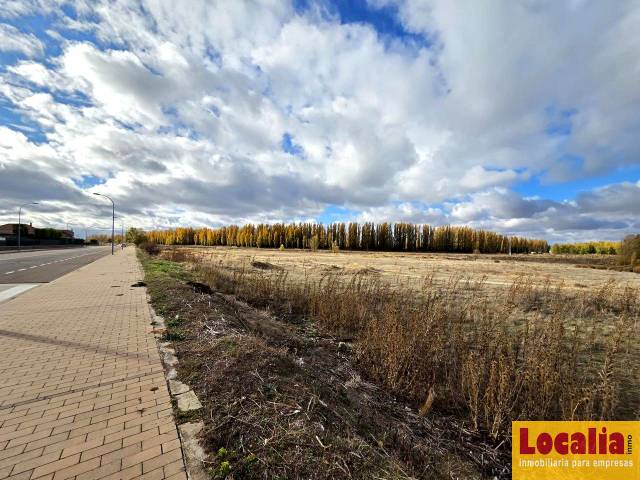 Terreno residencial en Venta en Boulevard Oeste en Renedo de Esgueva