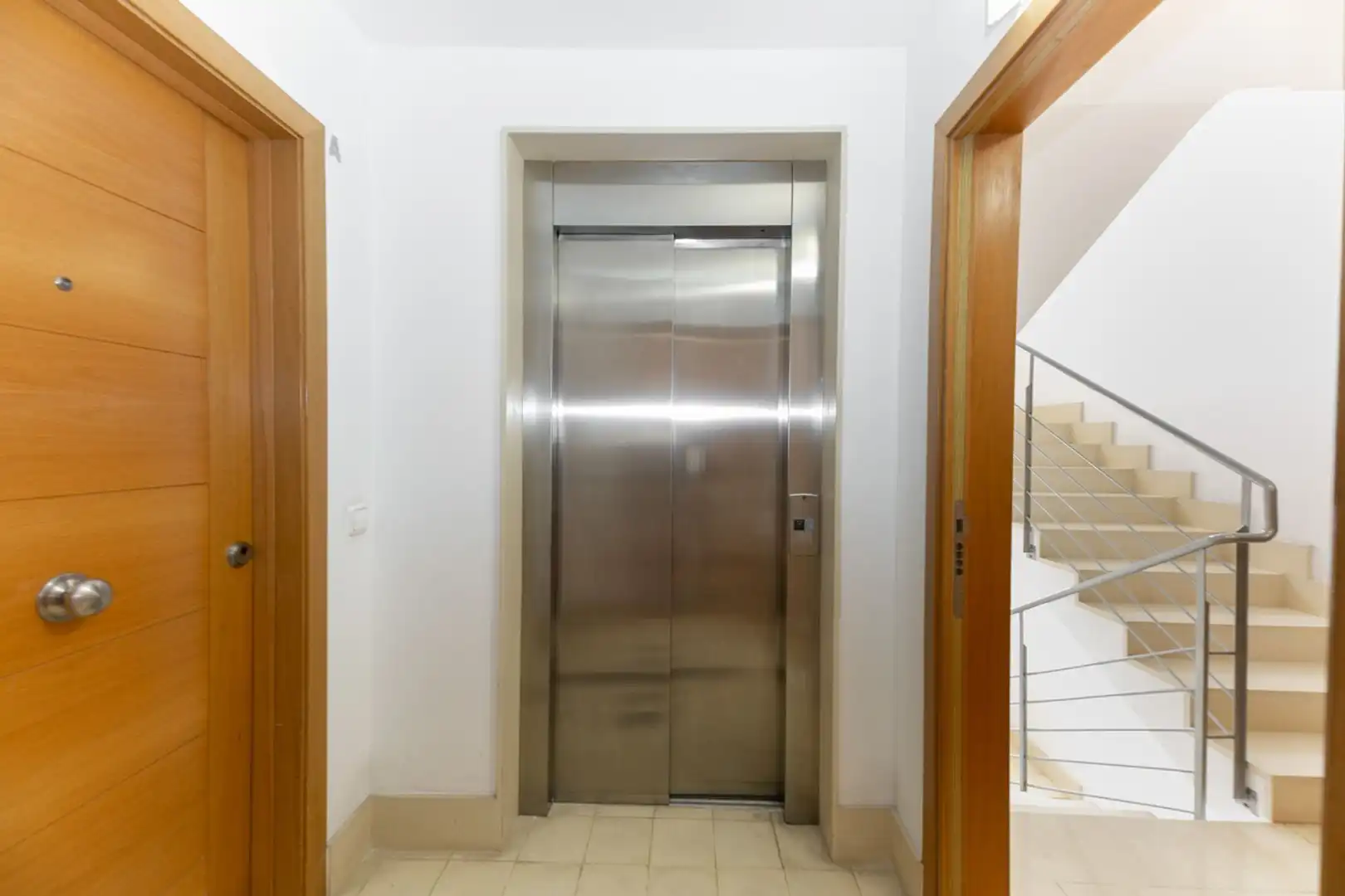 Appartement compact avec ascenseur à louer à Centre, imagen 24