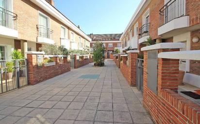 Außenansicht von Einfamilien-Reihenhaus zum verkauf in Esplugues de Llobregat mit Klimaanlage, Terrasse und Balkon