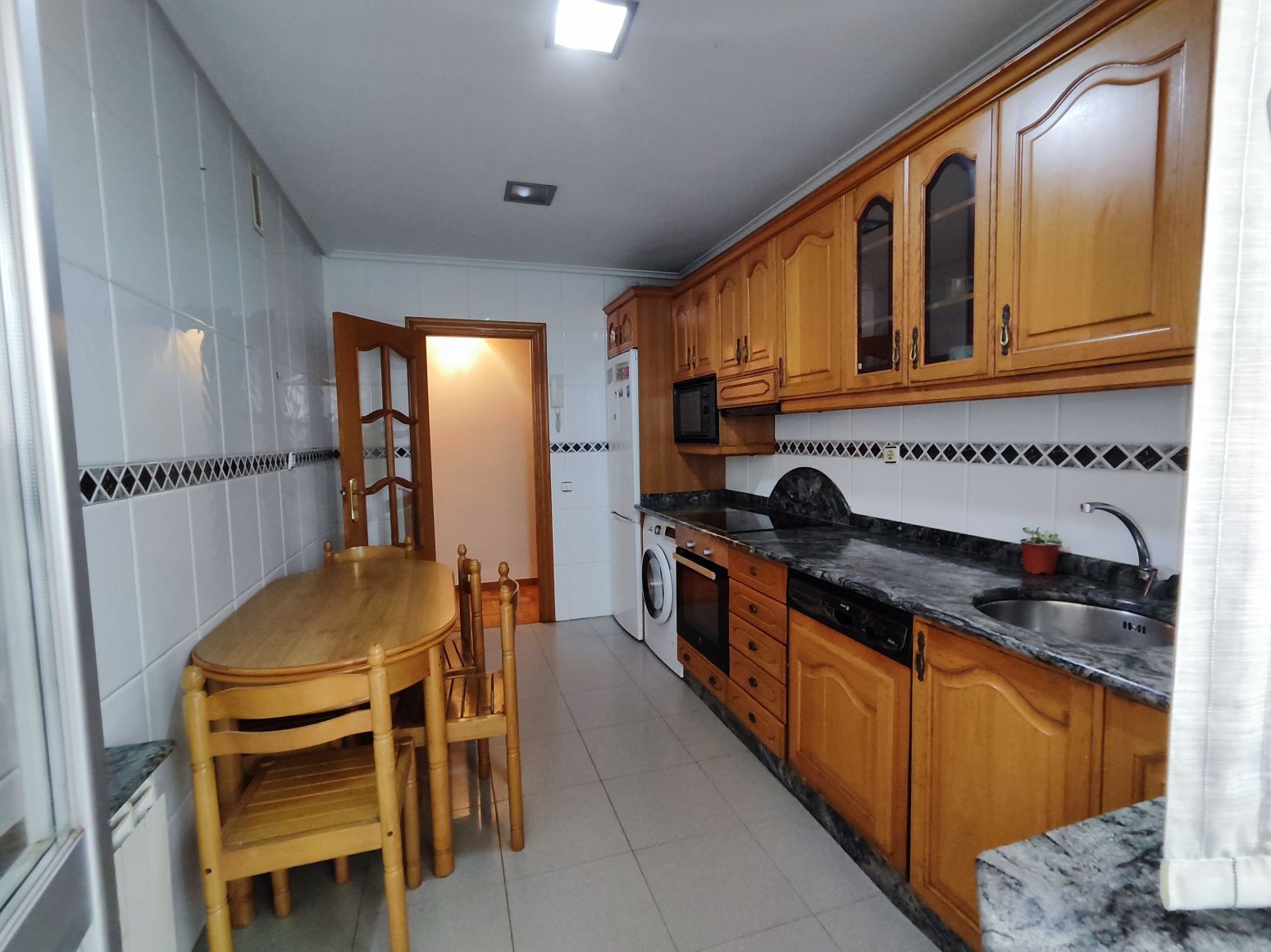 Cocina de Piso en venta en  Logroño con Calefacción, Parquet y Balcón
