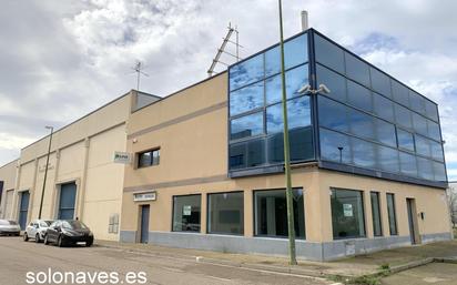 Vista exterior de Nau industrial en venda en  Zaragoza Capital