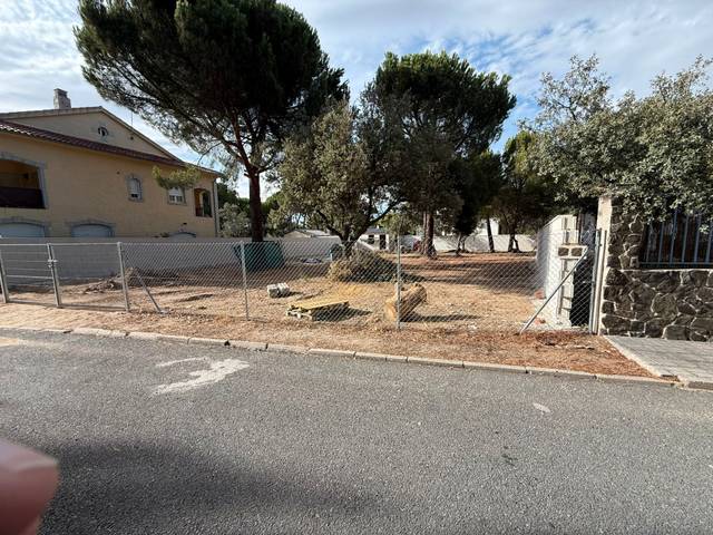 Terreno residencial en Venta en Calle Pico de la Serrota en Peñalba de Ávila