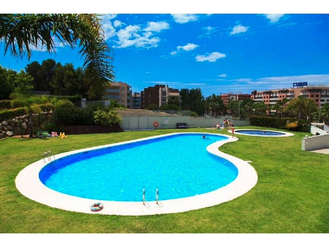 Swimming pool of Flat for sale in Salou  with Air Conditioner, Heating and Terrace