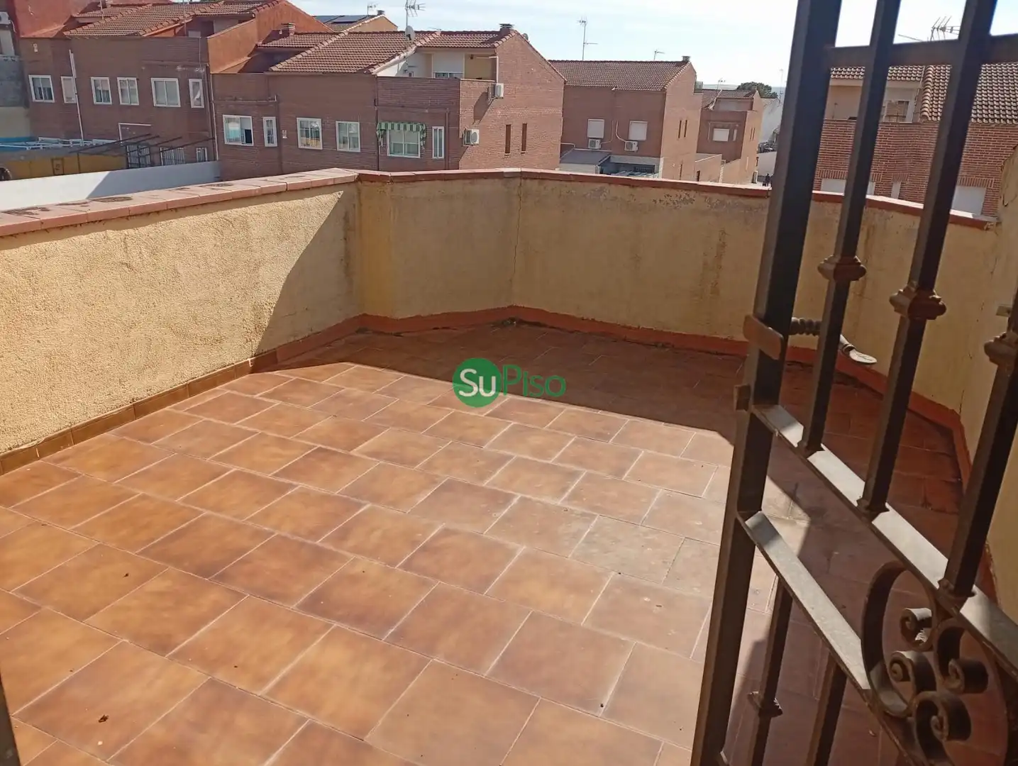 Terrassa de Casa adosada en venda en Chozas de Canales amb Aire condicionat, Jardí privat i Terrassa