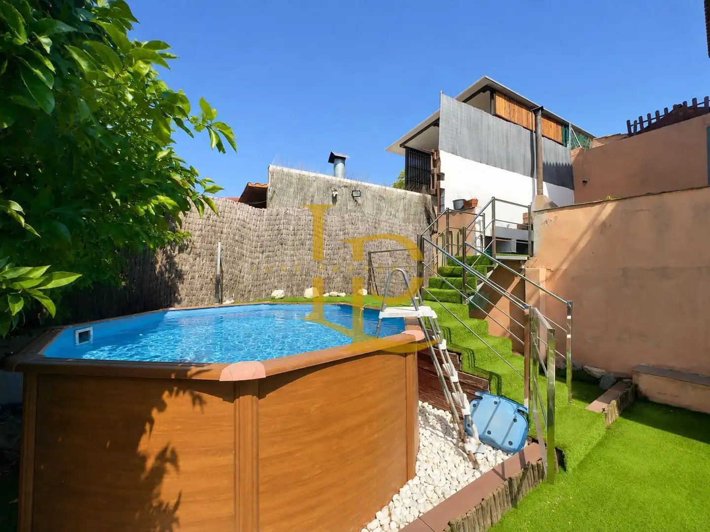 Swimming pool of Houses for sale in Rubí  with Air Conditioner, Heating and Private garden