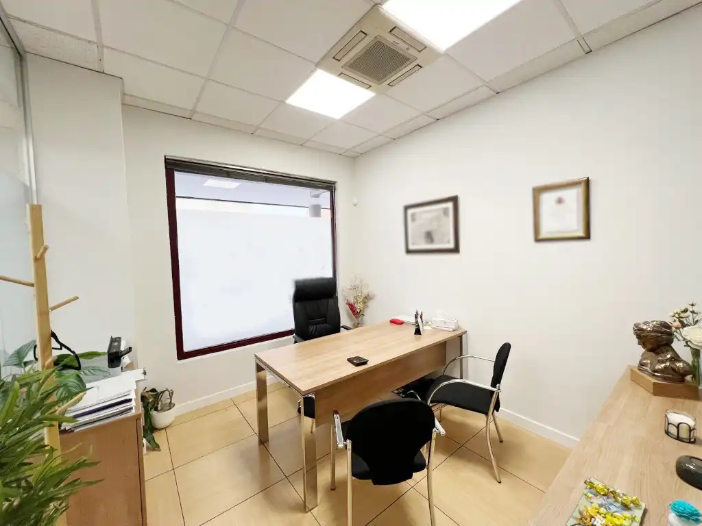 Ufficio con ascensore in affitto a Calle Gerardo Diego