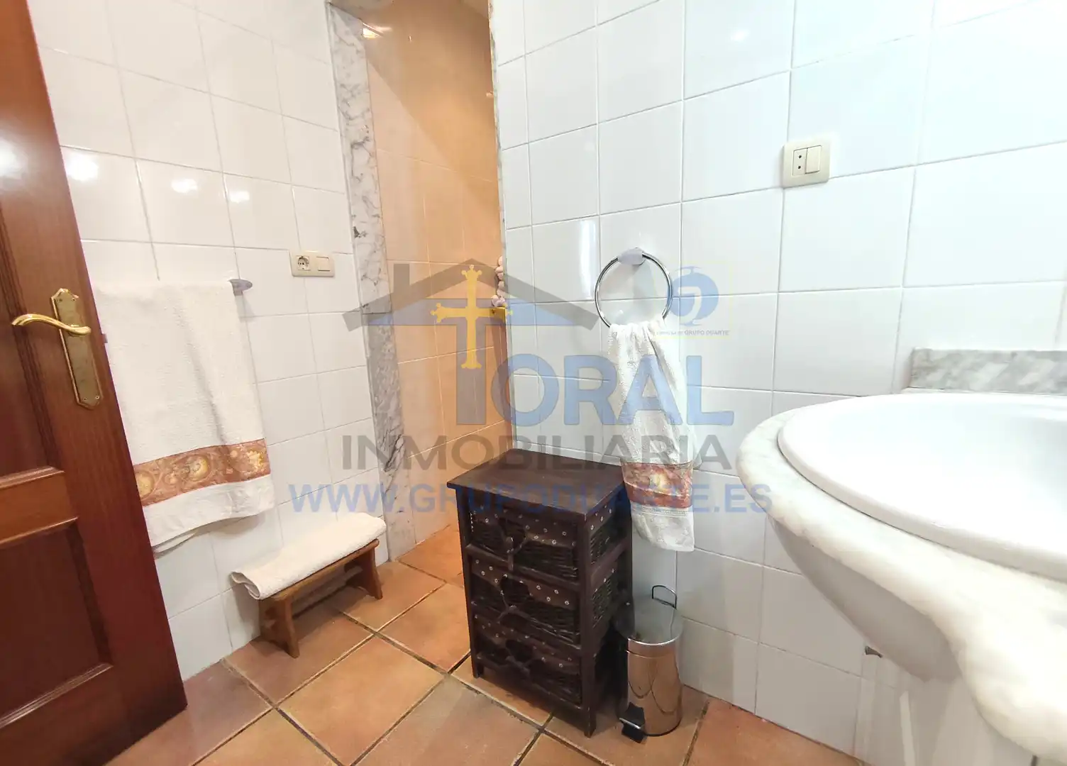 Bany de Casa o xalet en venda en Siero amb Calefacció, Jardí privat i Parquet