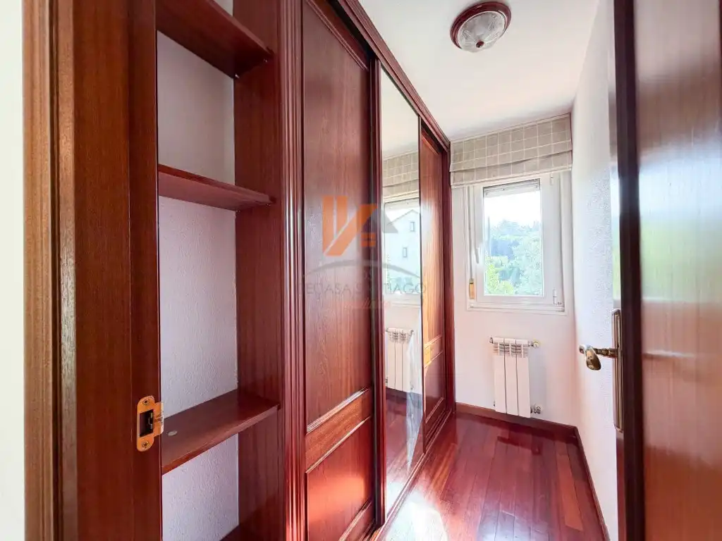Bedroom of Detached homes for sale in Santiago de Compostela   with Heating, Private garden and Terrace
