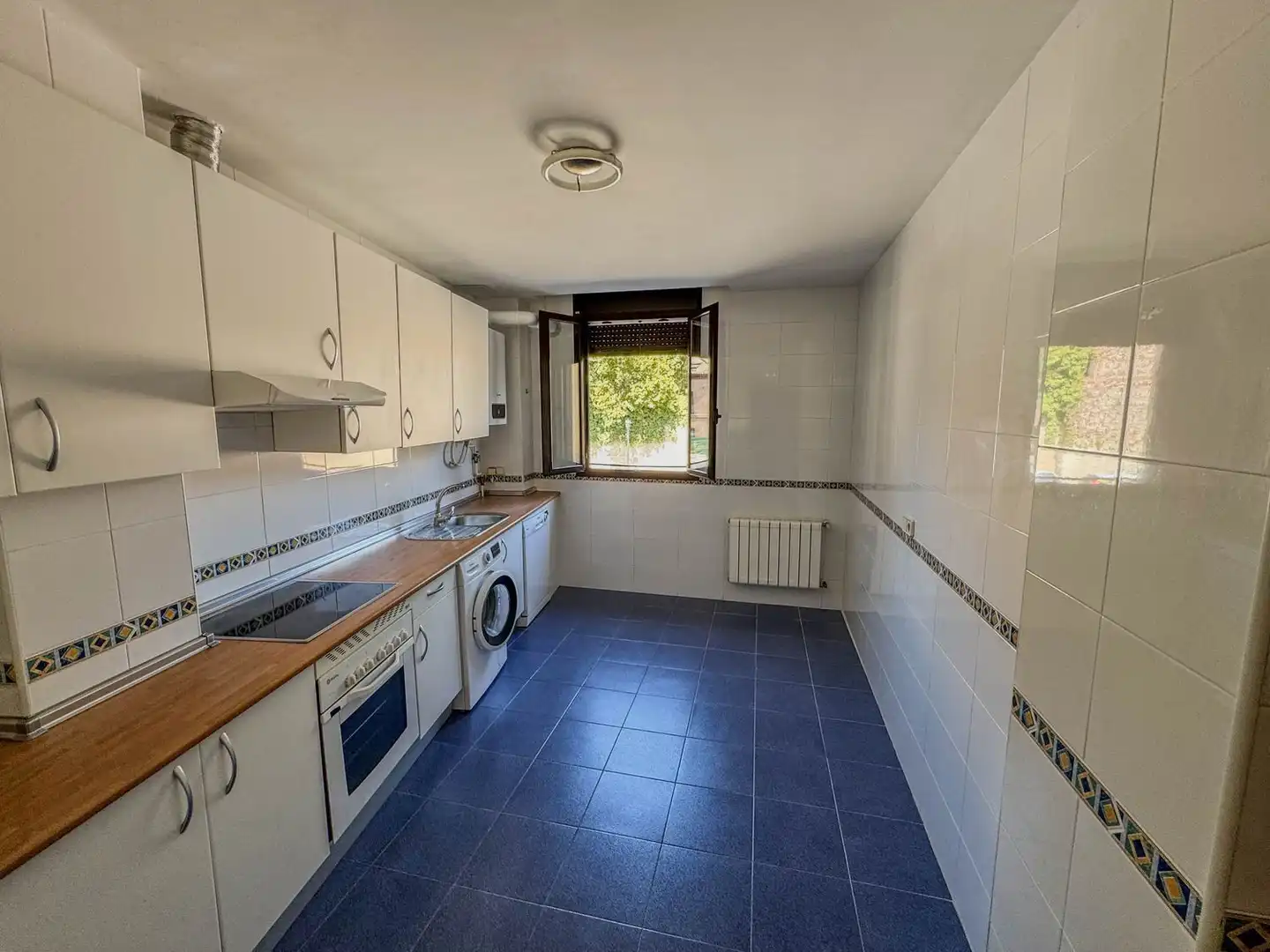Cocina de Piso en venta en Alcalá de Henares con Aire acondicionado, Calefacción y Trastero