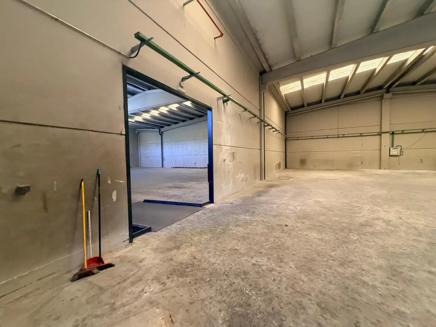 Industrial building to rent in Albaida
