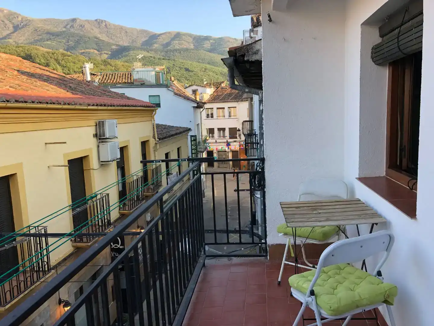 Terrassa de Apartament de lloguer en Hervás amb Aire condicionat, Parquet i Moblat