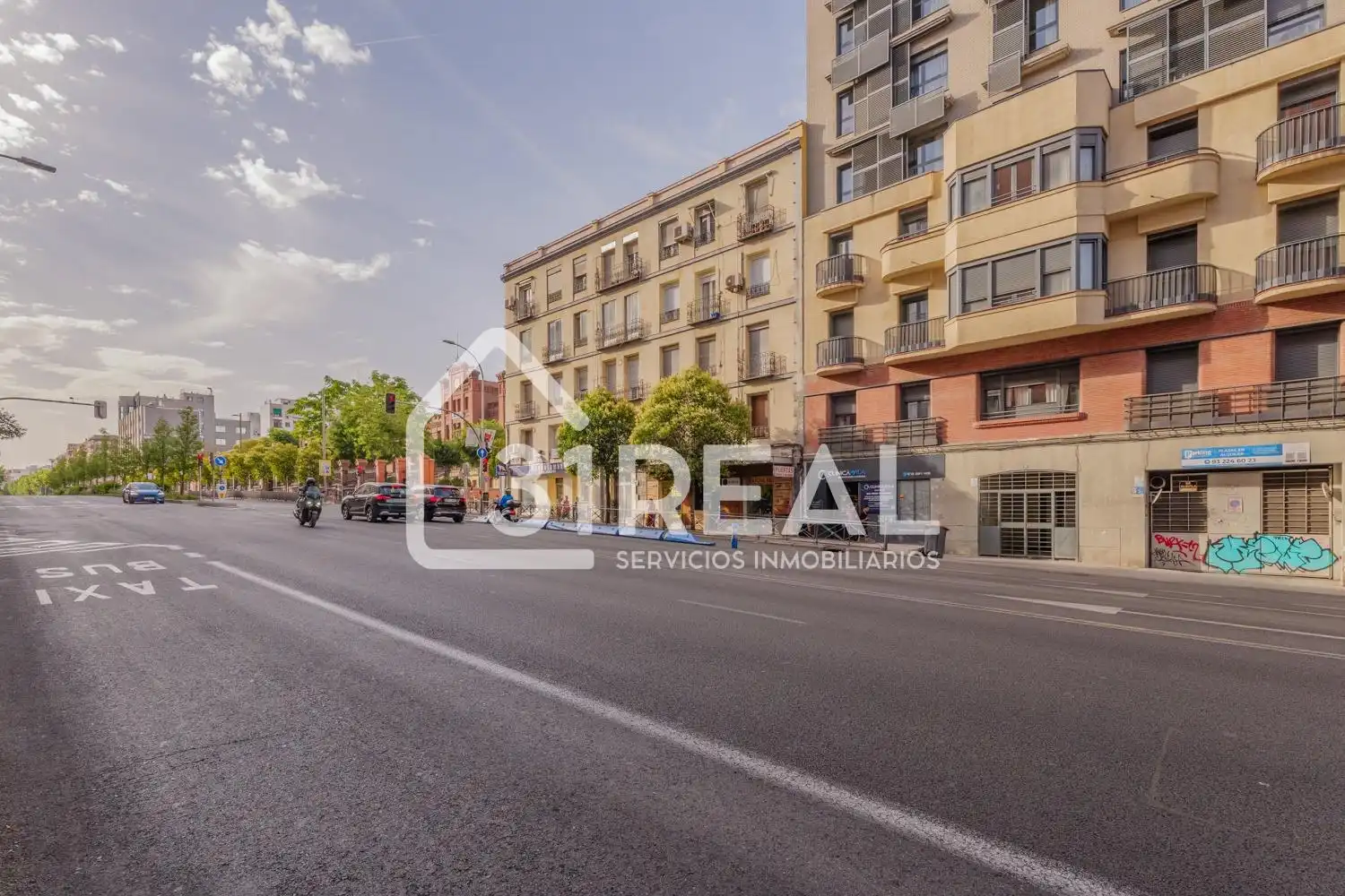Außenansicht von Wohnung zum Verkauf in Madrid mit Klimaanlage, Heizung und Terrasse