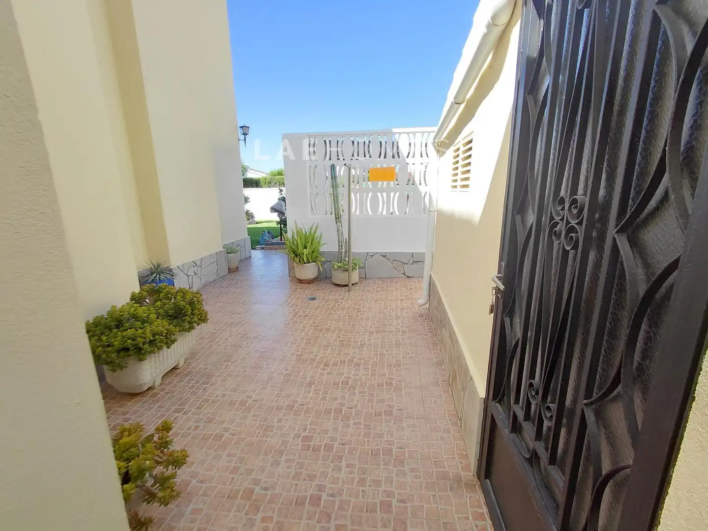 Casa aparellada amb terrassa en venda a Heliópolis, imagen 43
