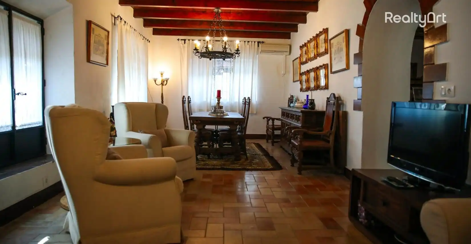 Sala d'estar de Casa o xalet en venda en El Castillo de las Guardas amb Aire condicionat, Calefacció i Jardí privat