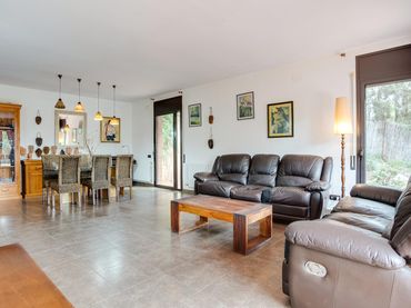 Casa amb balcó en venda a Corbera de Llobregat