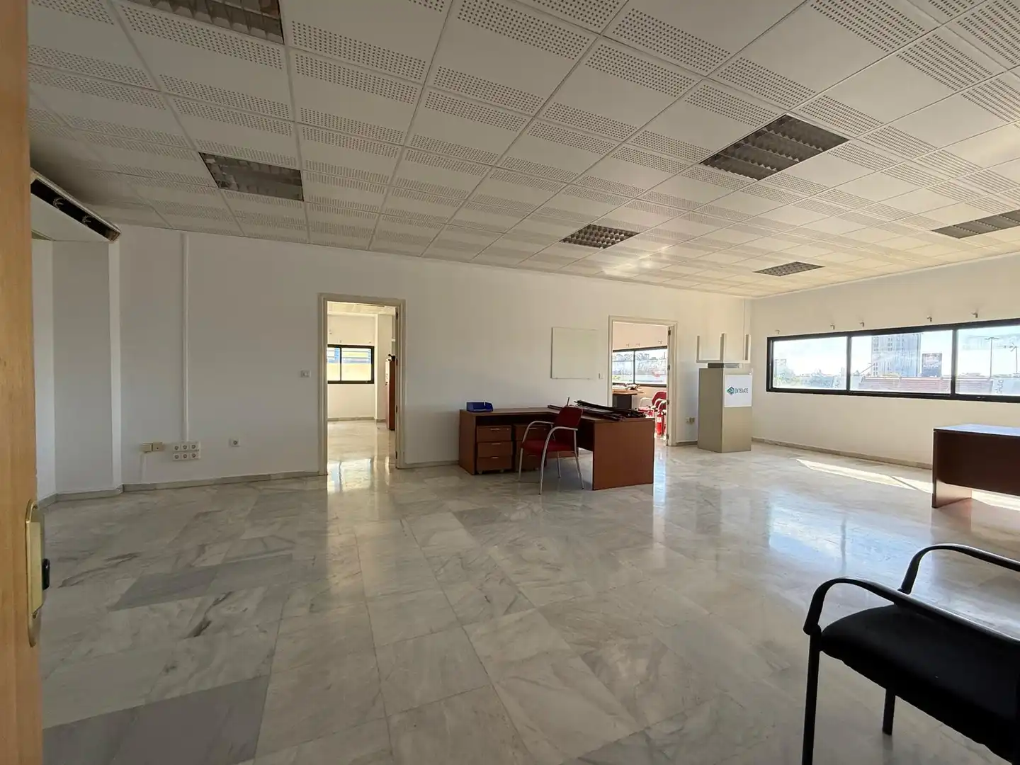 Office for rent in Mairena del Aljarafe  with Air Conditioner