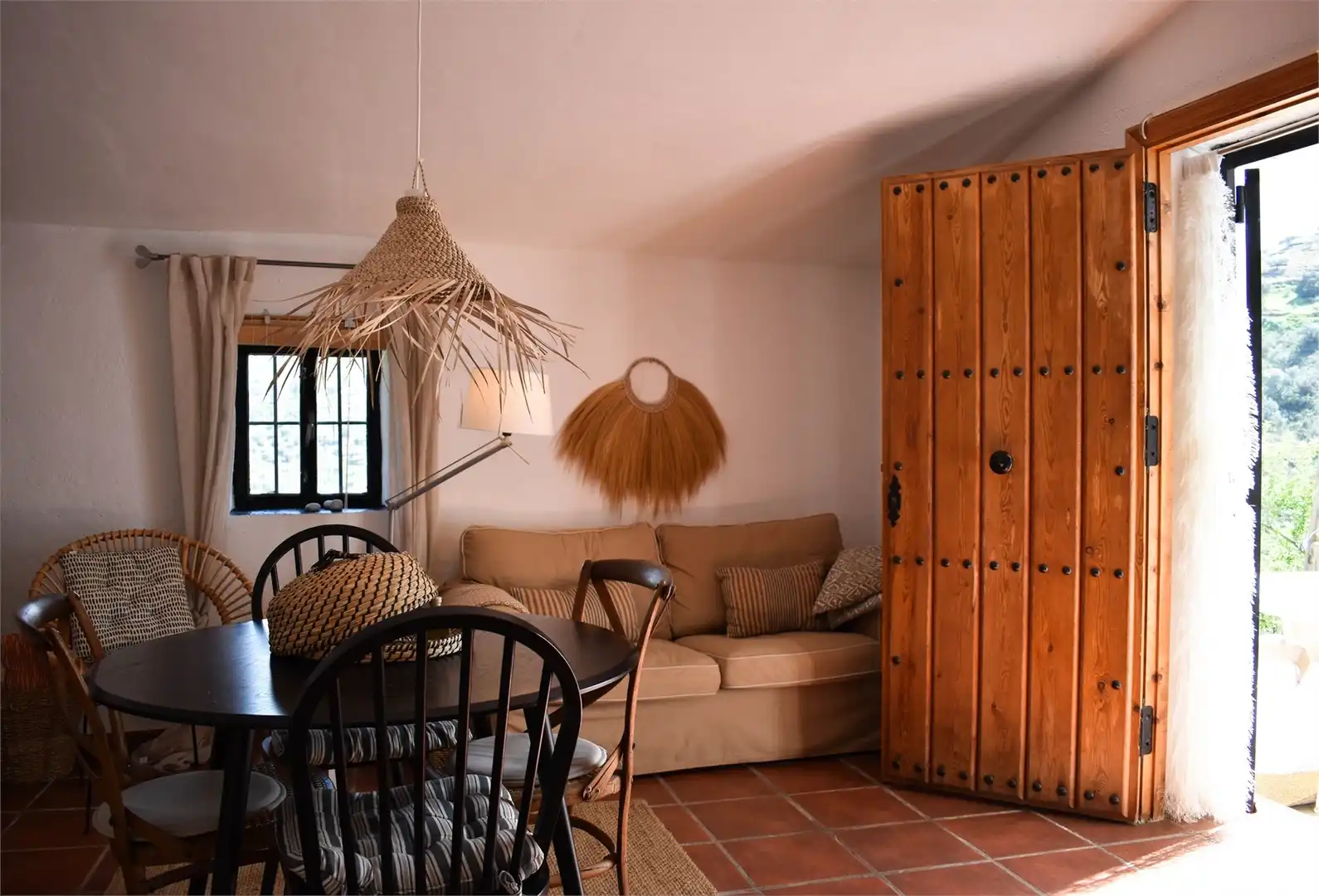 Sala d'estar de Casa o xalet en venda en Arenas amb Aire condicionat, Jardí privat i Terrassa