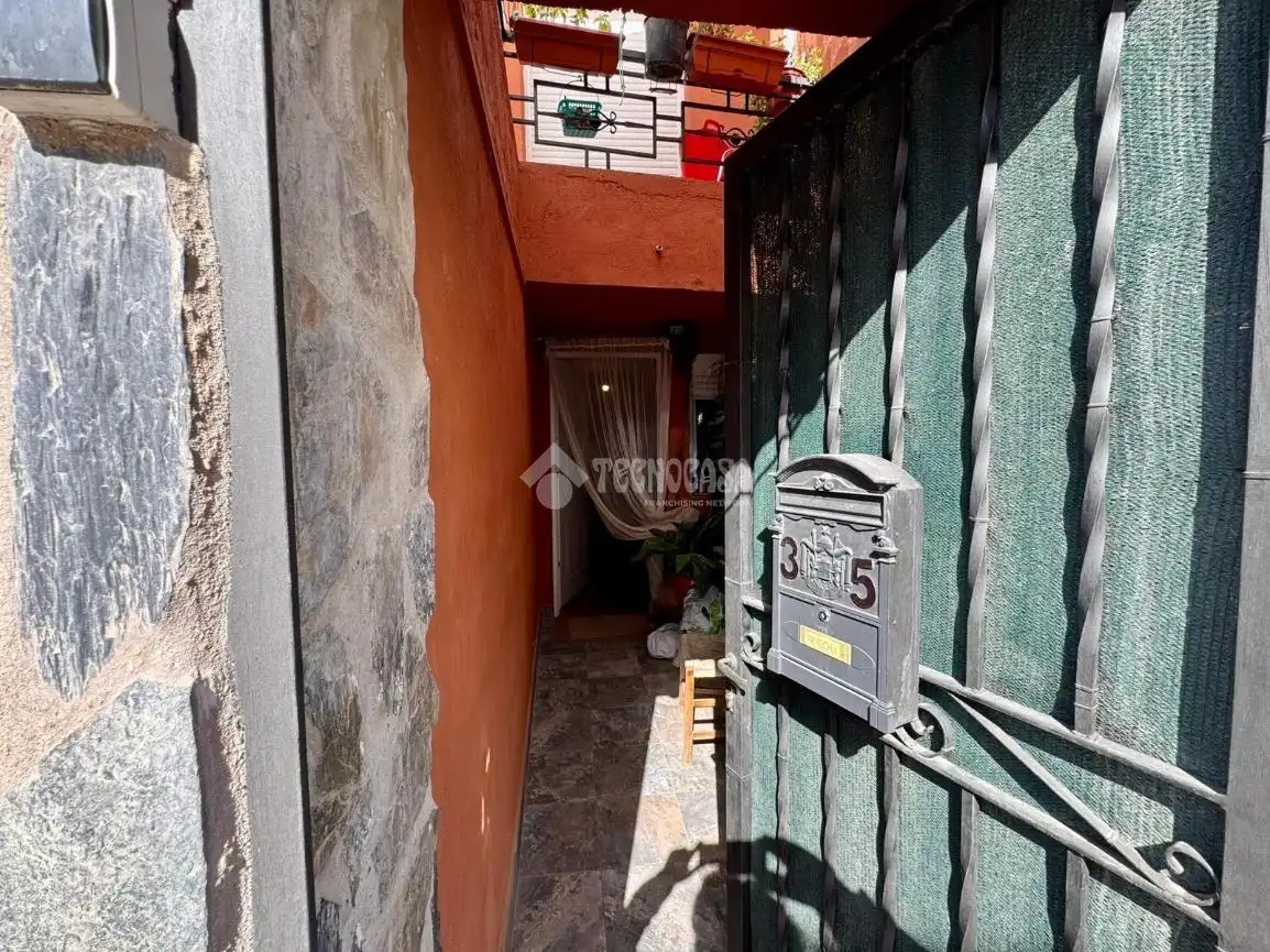 Vista exterior de Casa adosada en venta en Tarancón con Terraza y Internet