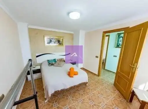 Habitación de Casa adosada en venta en Valencia con Terraza y Balcón