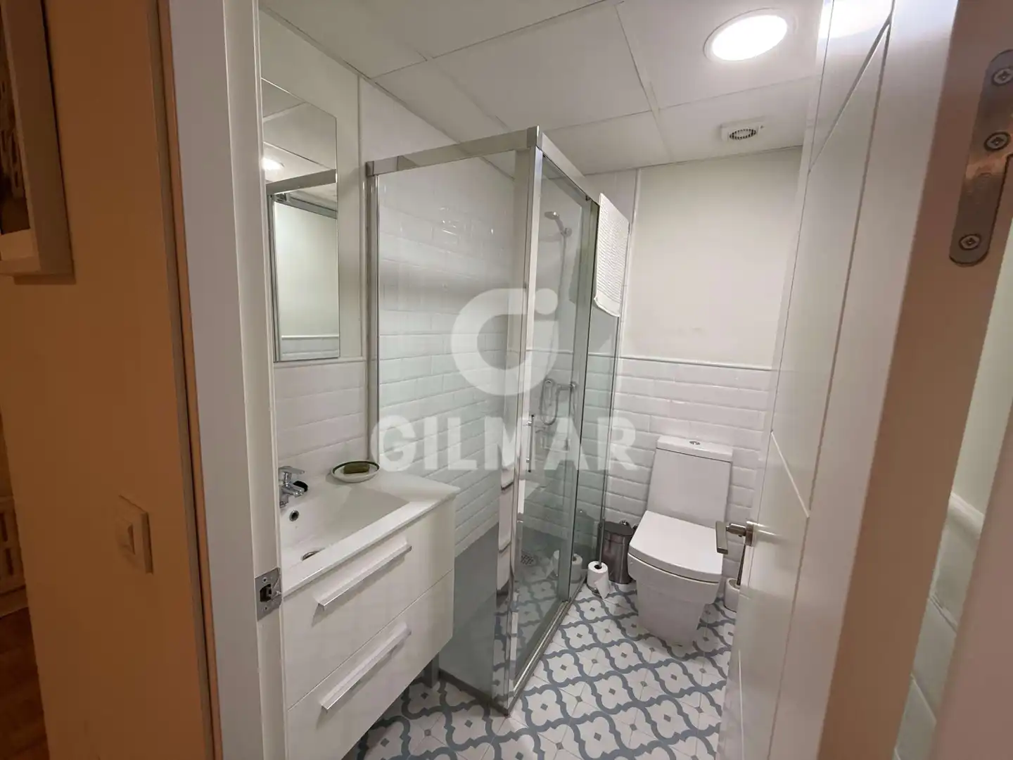 Bathroom of Flat for rent in Sevilla  with Air Conditioner, Heating and Parquet flooring