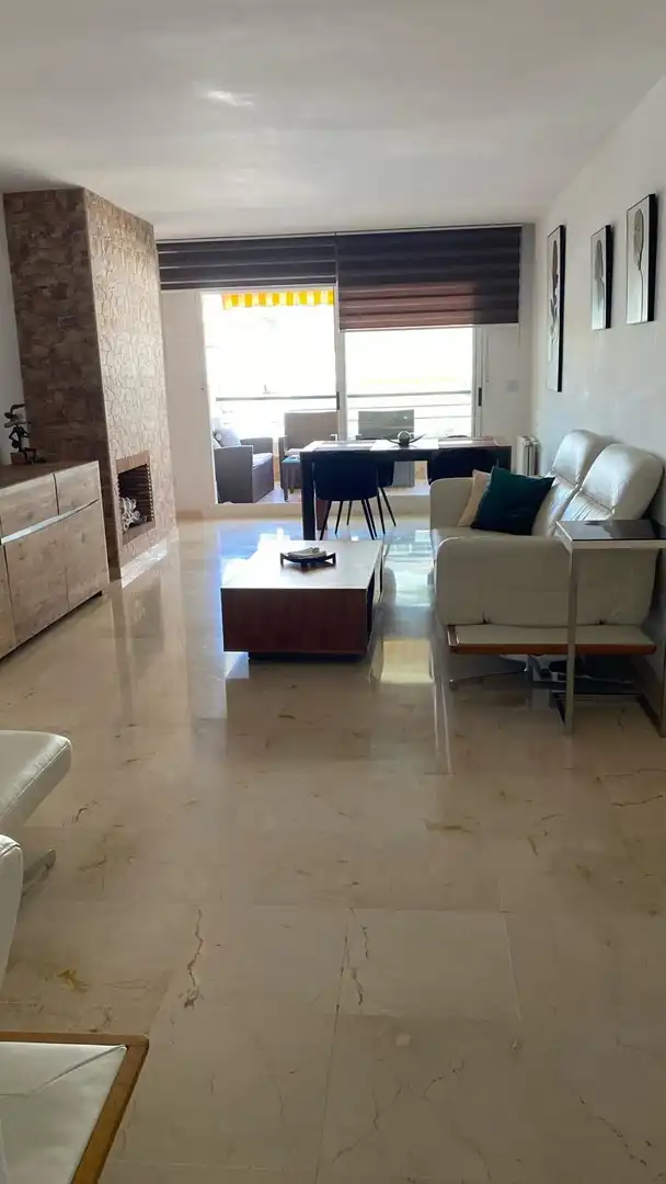 Sala de estar de Piso en venta en Marbella con Aire acondicionado, Terraza y Trastero