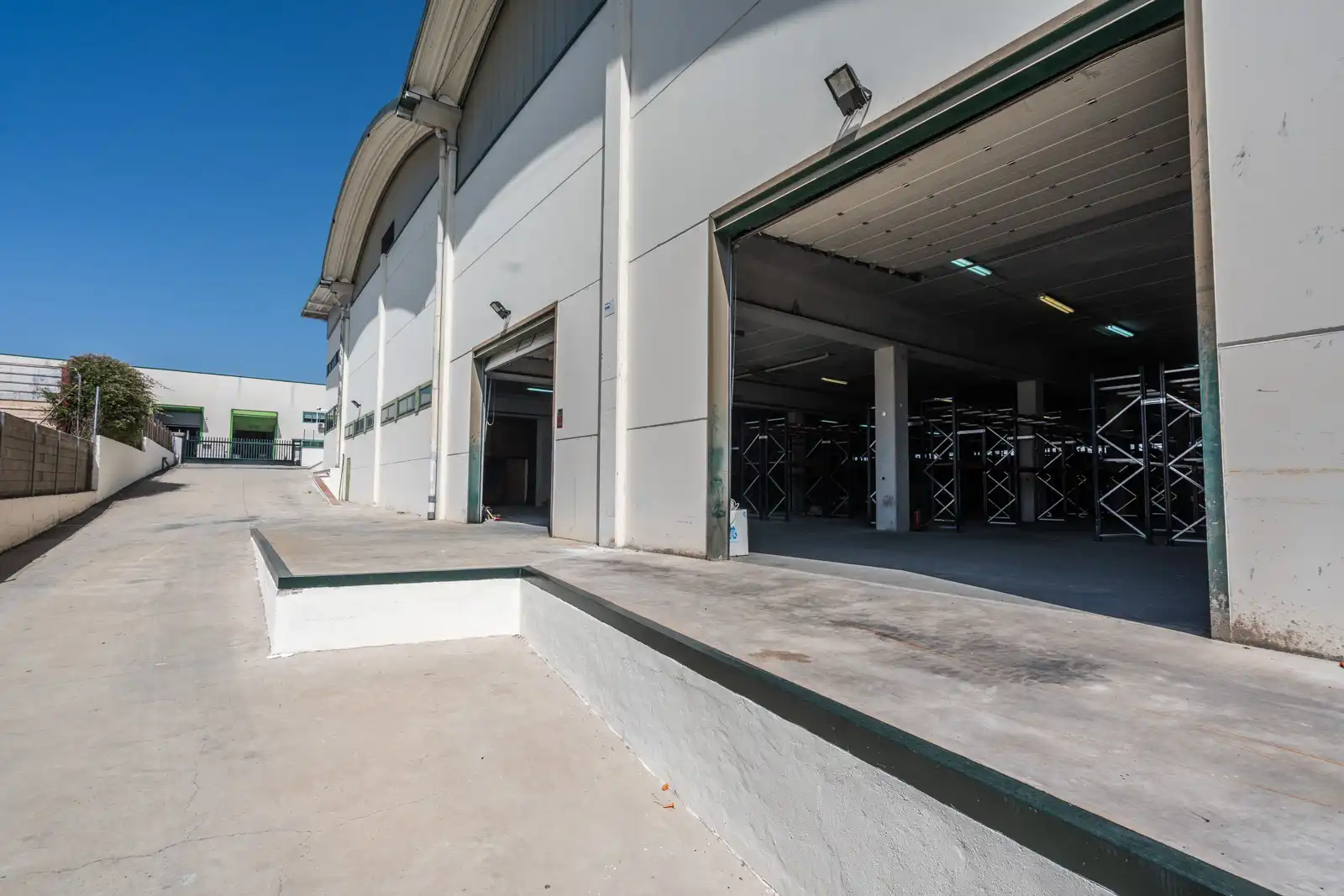 Exterior view of Industrial buildings for sale in Colmenar Viejo  with Heating