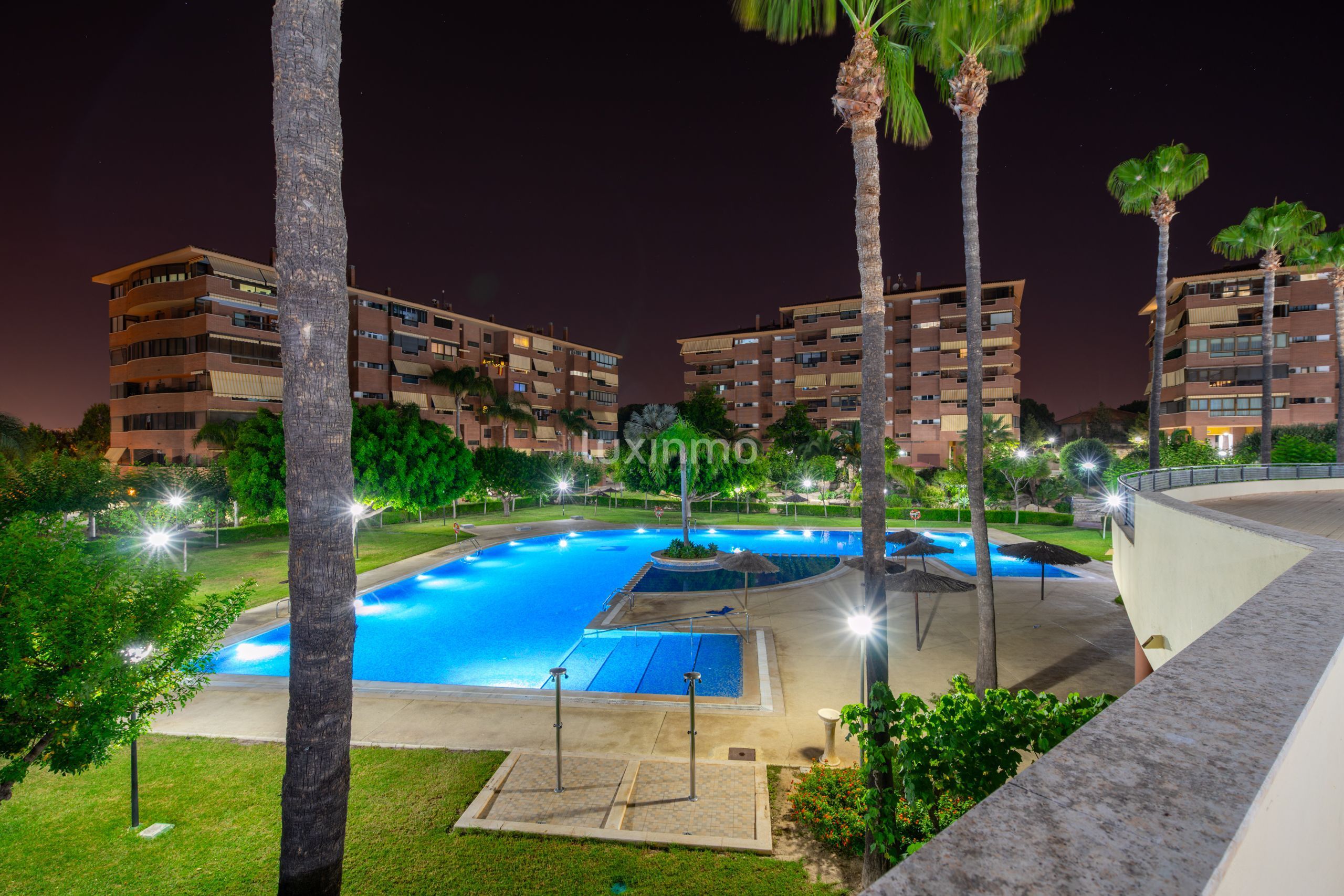 Piscina de Pis en venda en Alicante / Alacant amb Calefacció, Jardí privat i Terrassa