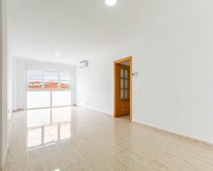 Flat for sale in Lominchar  with Air Conditioner and Heating